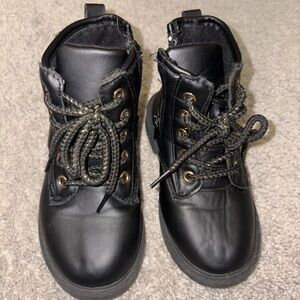 Black Leather Ankle-High Boots with Sturdy Sole